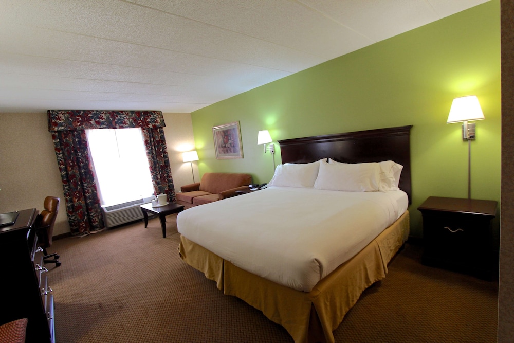 Baymont Inn and Suites Findlay - photo 10