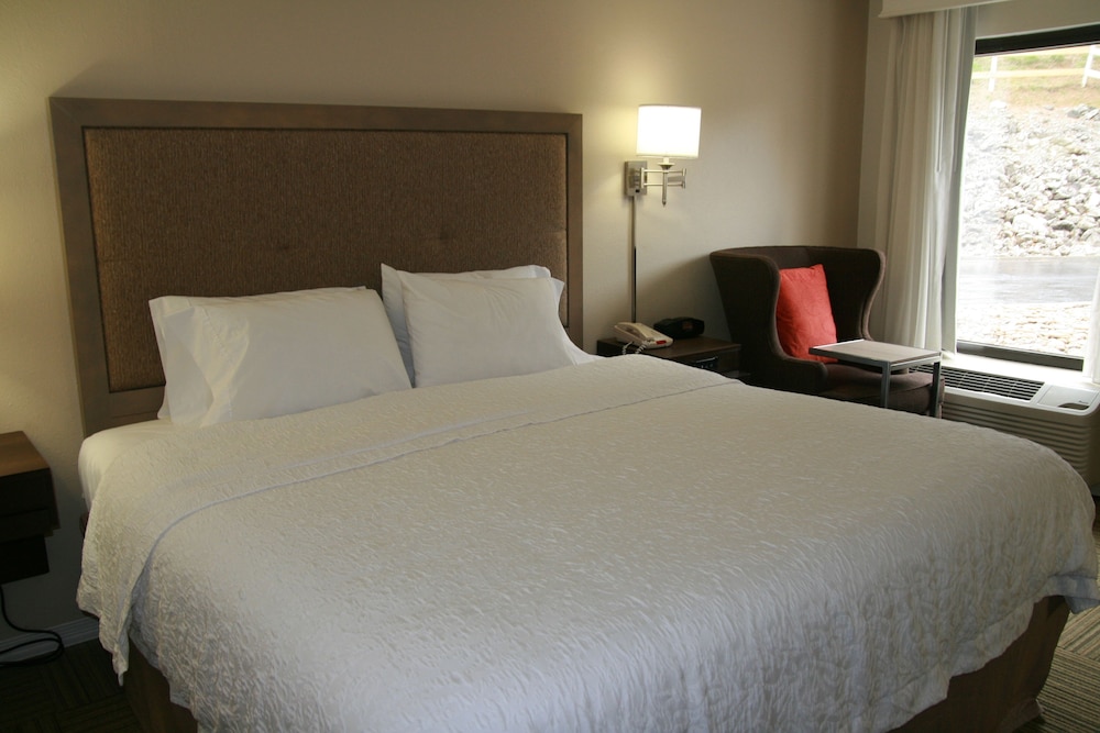 Hampton Inn Caryville I 75 Cove Lake State Park - photo 14