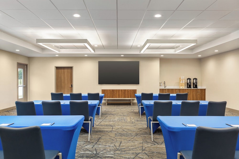 Candlewood Suites Bessemer Birmingham SW by IHG - photo 41