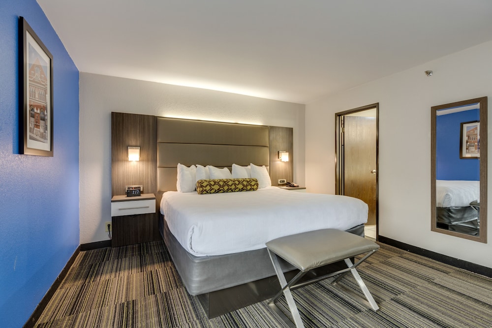 The Alexis Inn & Suites Nashville Airport - photo 16