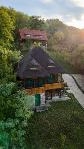 La sat Mândră Ioană