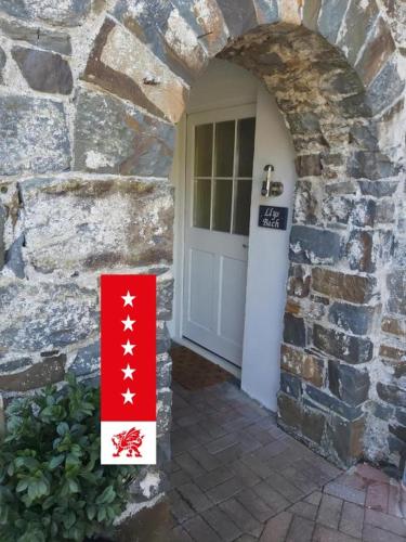 Llys Bach Apartment at Llys Aeron — 5-Star Luxury Hotel in Aberaeron, United Kingdom