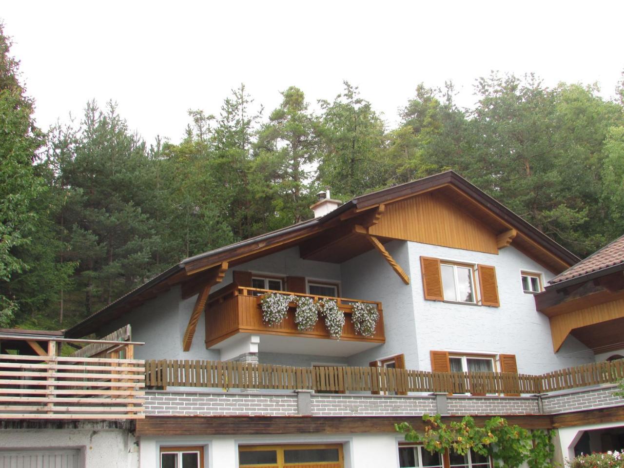 Ferienhaus Tschenett — Imst