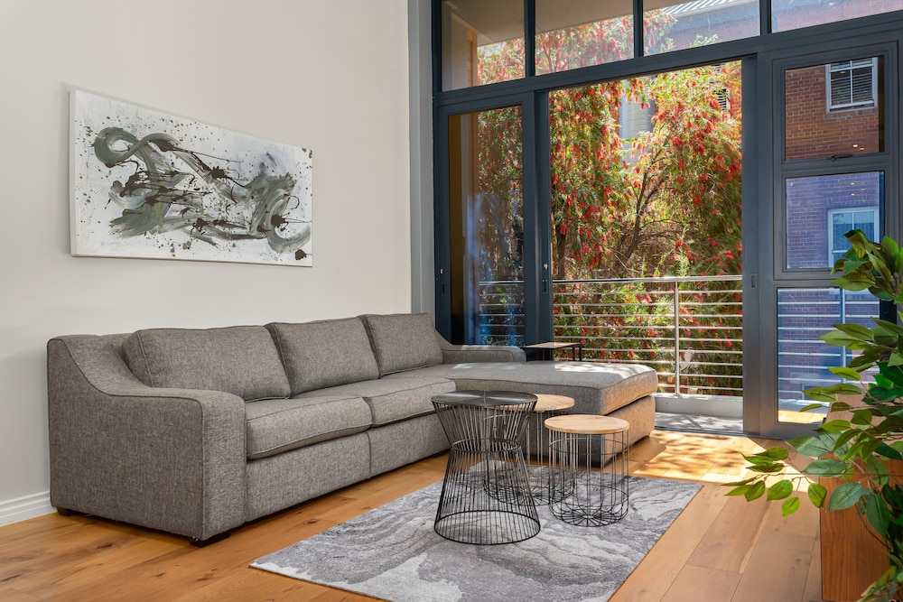 Docklands 125 — 4-Star Luxury Hotel in Cape Town, South Africa