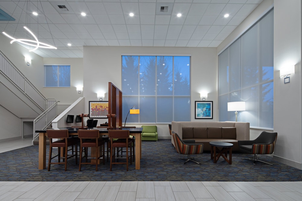 Holiday Inn Express & Suites Seattle Sea Tac Airport - photo 41