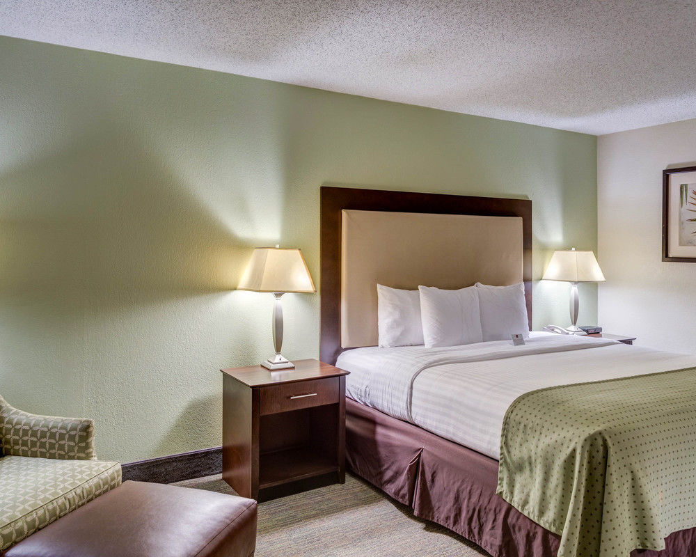 Clarion Inn & Suites Conference Center - photo 25
