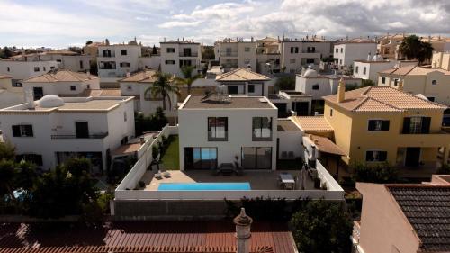 Portugal Alma Villa Algarve Luxury Villa with Private Pool — 4-Star Luxury Hotel in Alcantarilha, Portugal