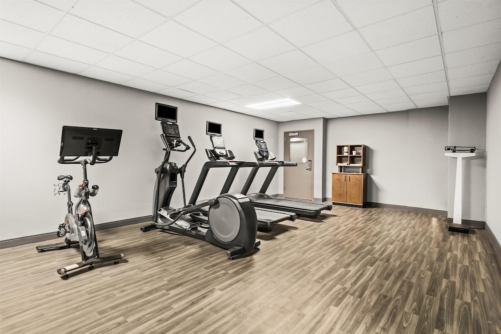 Hampton Inn Elkton - photo 29