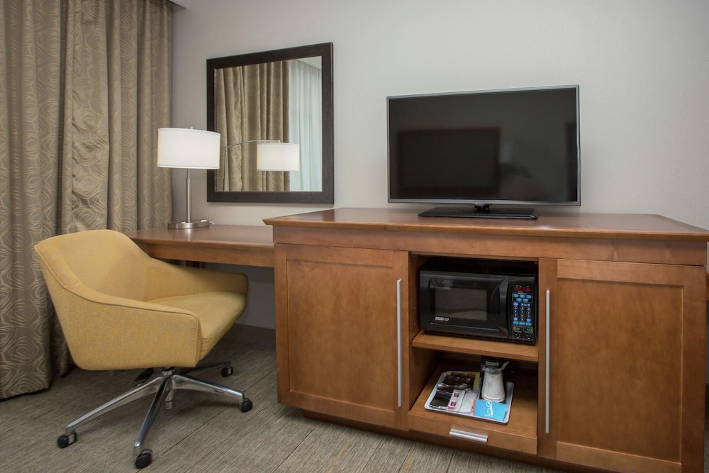 Hampton Inn & Suites Knoxville Papermill Drive - photo 14