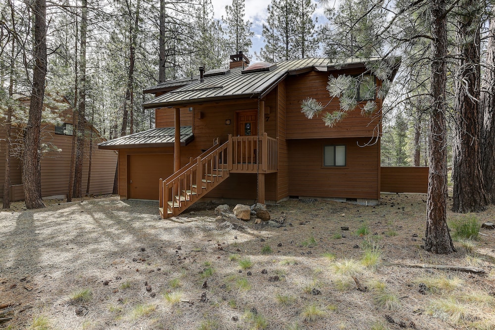 7 Cedar Private Cul de sac include Hot Tub with Forest View by RedAwning - photo 29