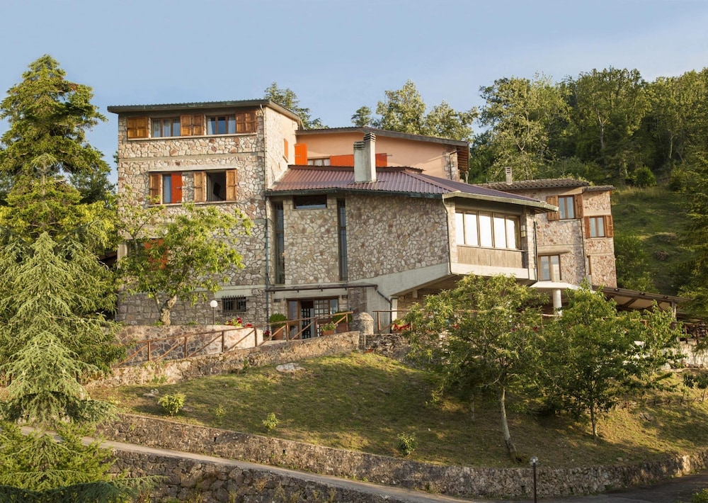 Hotel Rifugio Prategiano — hotel in Montieri