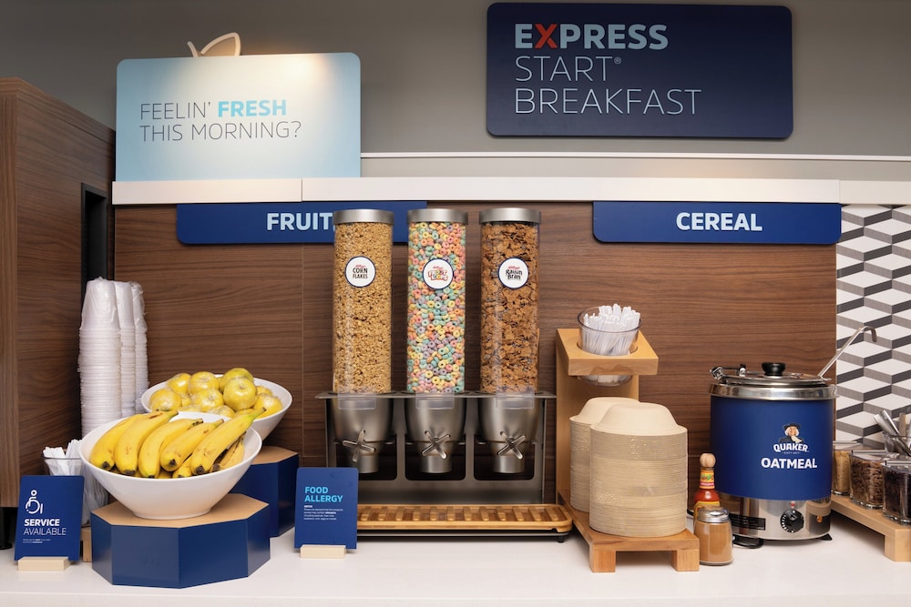 Holiday Inn Express & Suites Fort Walton Beach Eglin Area by IHG - photo 76