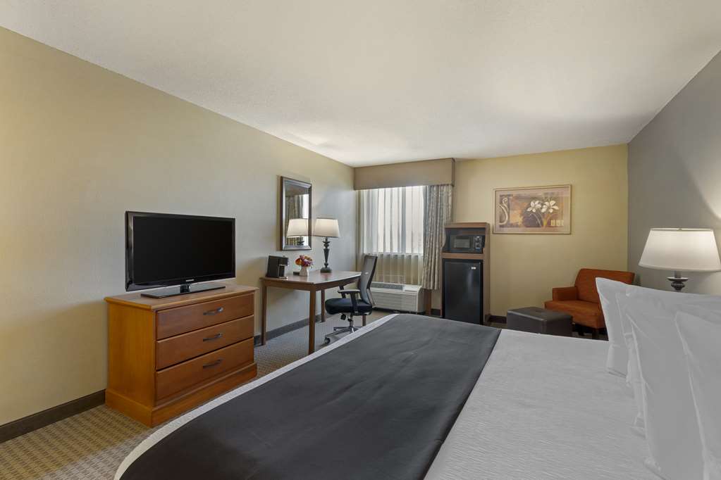 Best Western Plus The Charles Hotel - photo 21