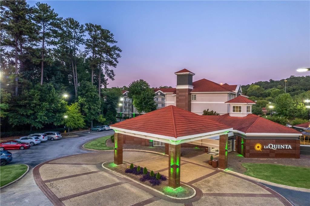 La Quinta Inn & Suites by Wyndham Birmingham Hoover - photo 7