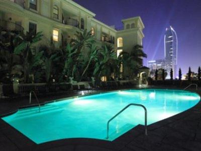 Top Floor 3 Bed 3 Bath Penthouse Living In Luxury — 4-Star Luxury Hotel in Los Angeles, United States