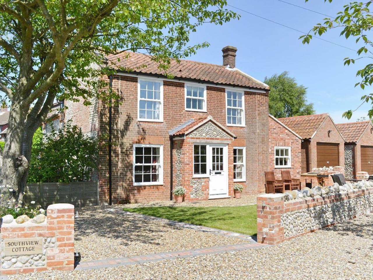 South View Cottage — 5-Star Luxury Hotel in Holt, United Kingdom
