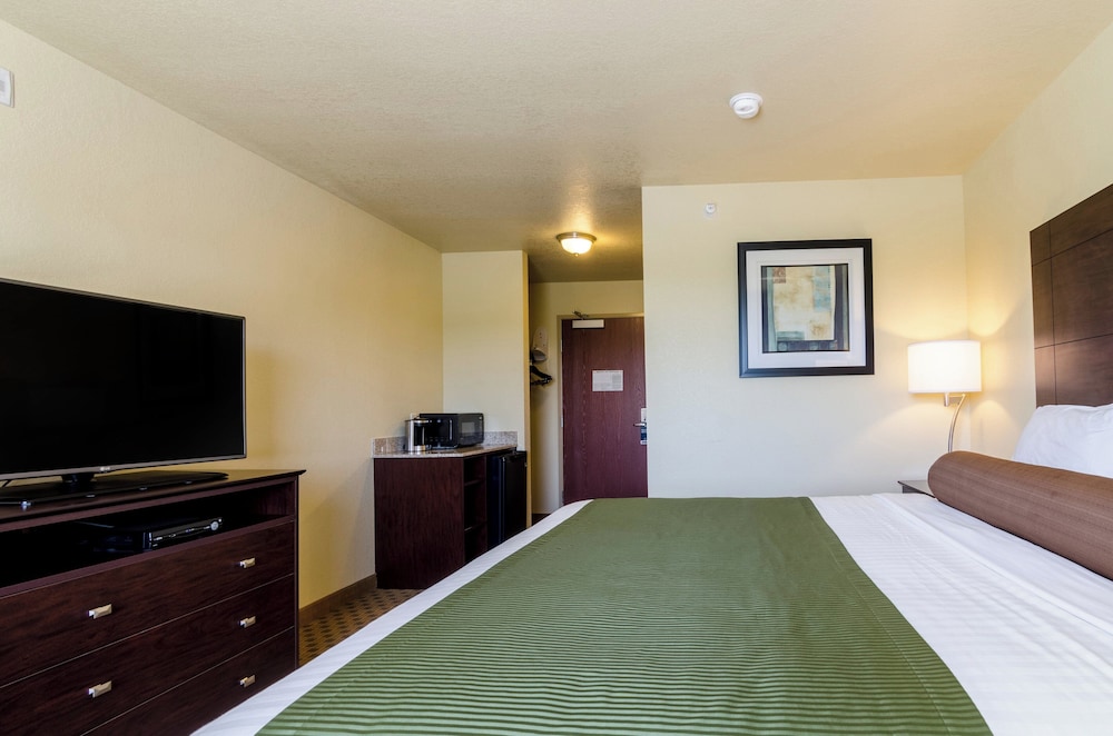 Cobblestone Inn & Suites Cambridge - photo 16