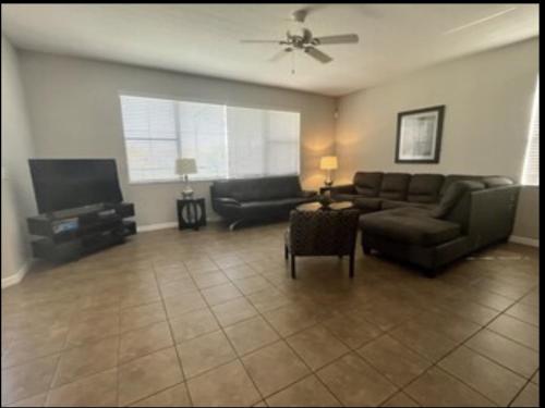 5 Bedroom House in a Golf resort community near Disney Parks & Universal Studios — 4-Star Luxury Hotel in Davenport, United States