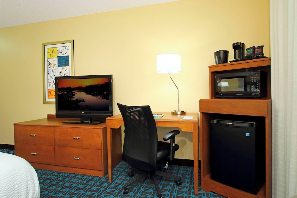 Fairfield Inn & Suites by Marriott Colorado Springs South - photo 8