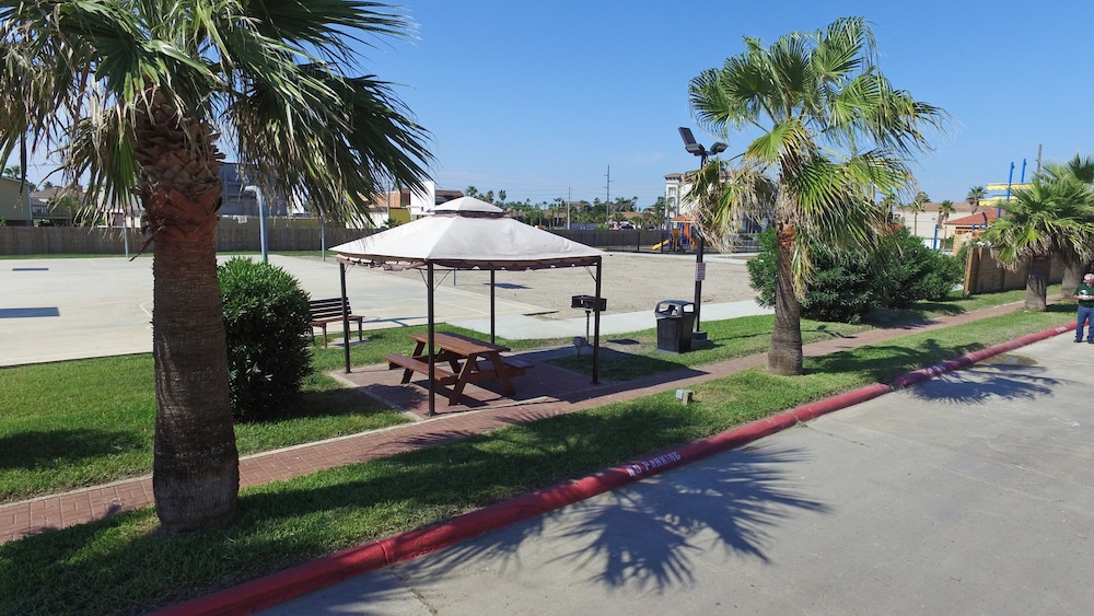 Ramada by Wyndham & Suites South Padre Island - photo 43