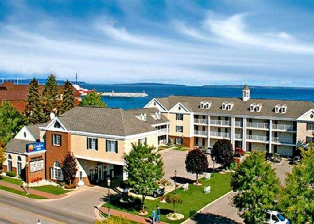 Comfort Inn Lakeside — Mackinaw
