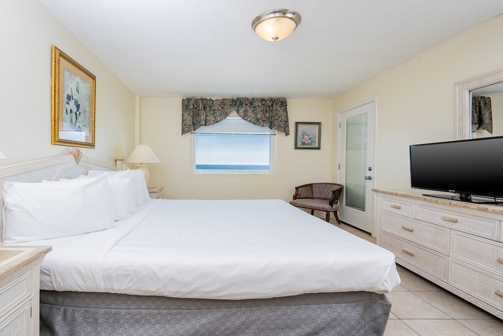 Driftwood Towers 5e 2 Bedroom Condo - photo 3