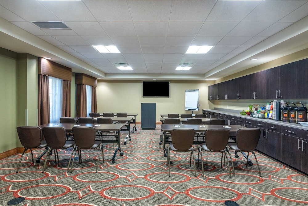 Staybridge Suites Eau Claire Altoona by IHG - photo 54
