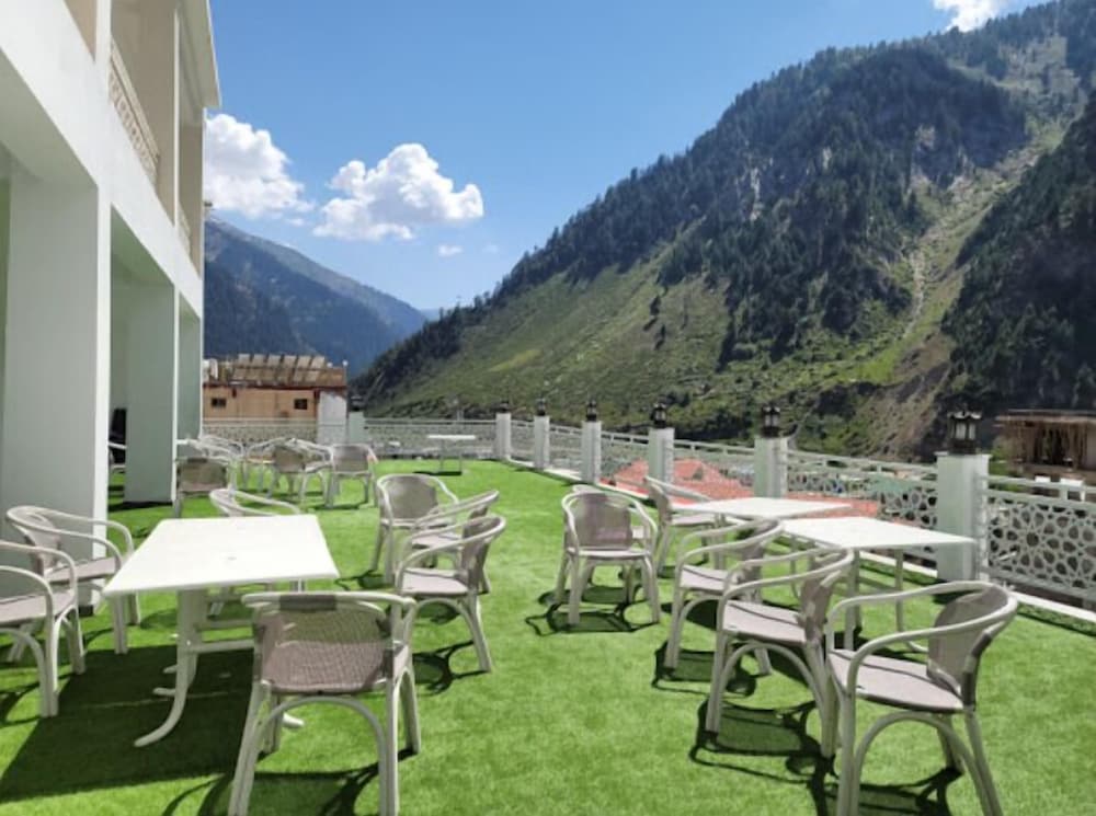 Hotel Home - carbon neutral hotel in Baffa