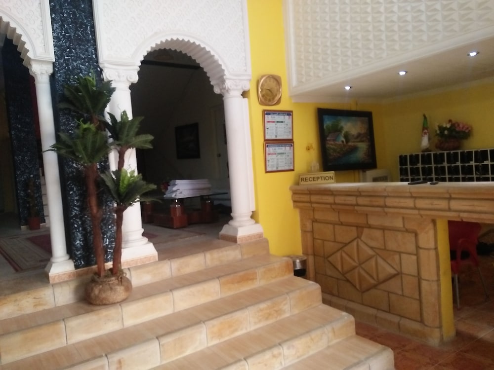 Hôtel le V. Rocher in Ain Smara, Algeria