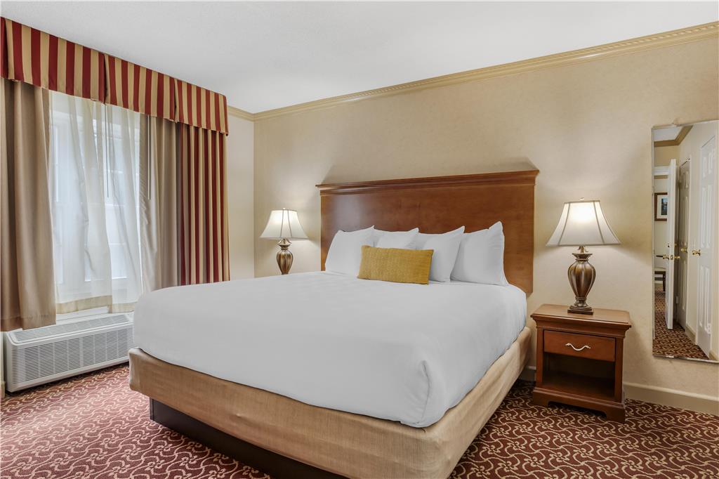 Best Western PLUS Morristown Inn Florham Park - photo 22
