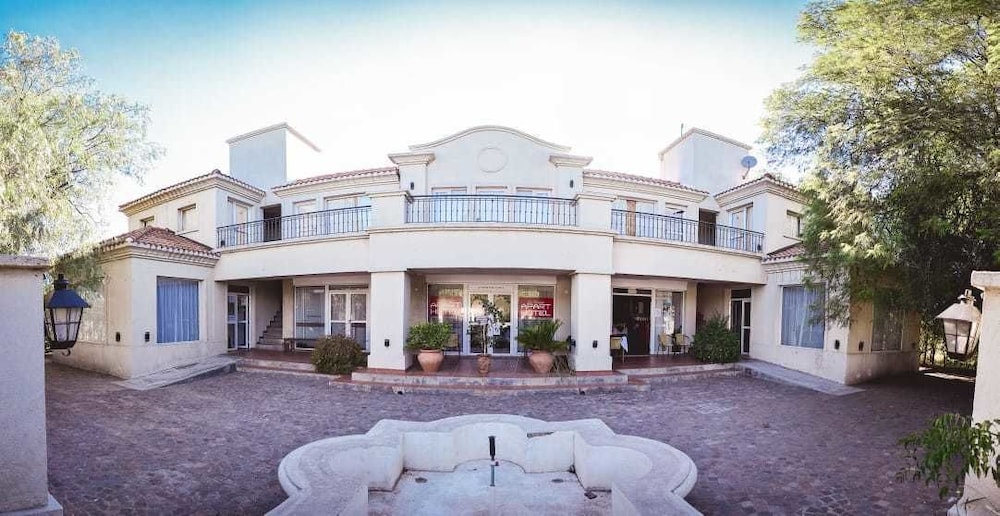 Apart Hotel La Candida in Merlo, Argentina