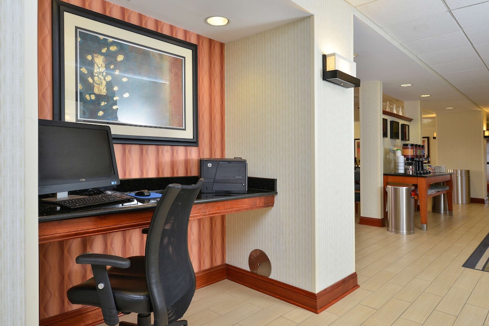 Hampton Inn Farmville VA - photo 40