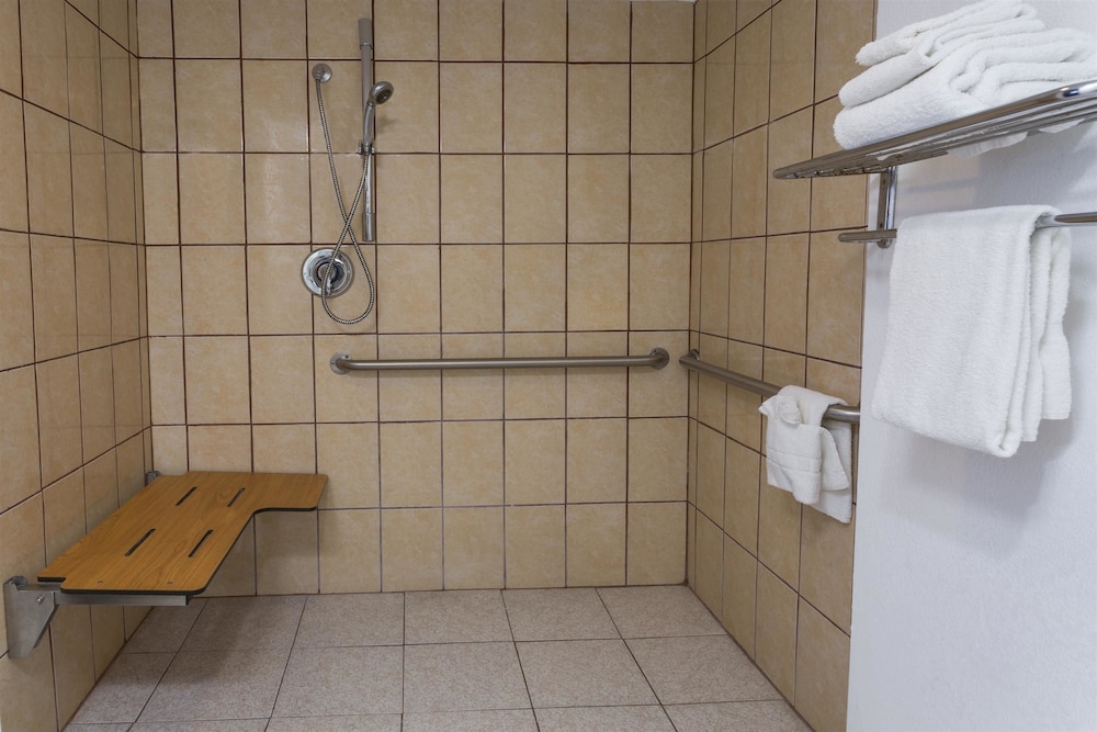 Motel 6 San Diego CA Southbay - photo 26