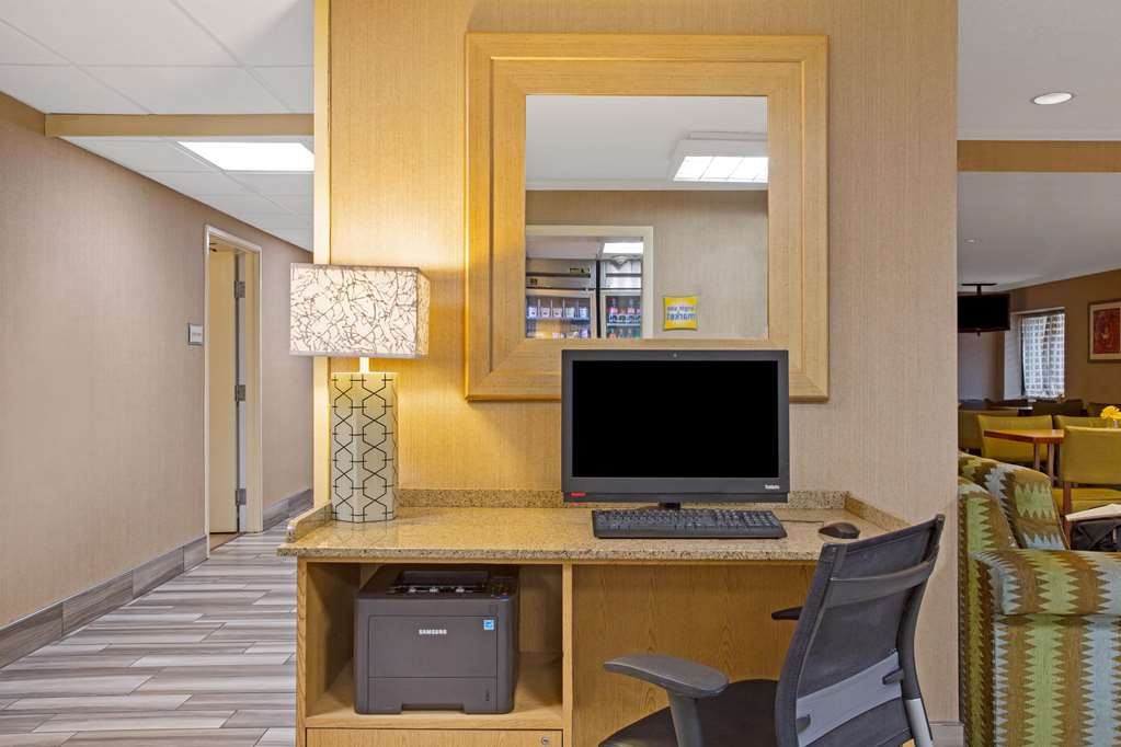 La Quinta Inn by Wyndham Auburn Worcester - photo 29