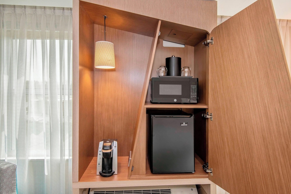 Courtyard by Marriott Raleigh Cary Parkside Town Commons - photo 11