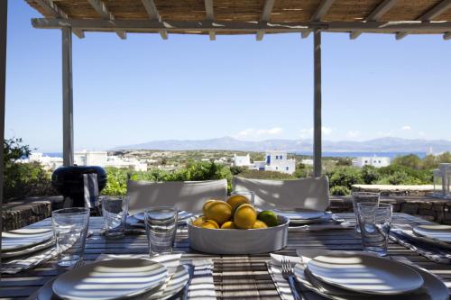 Kallisti Daphne Gorgeous Villa an oasis for 8 people — 4-Star Luxury Hotel in Naousa, Greece