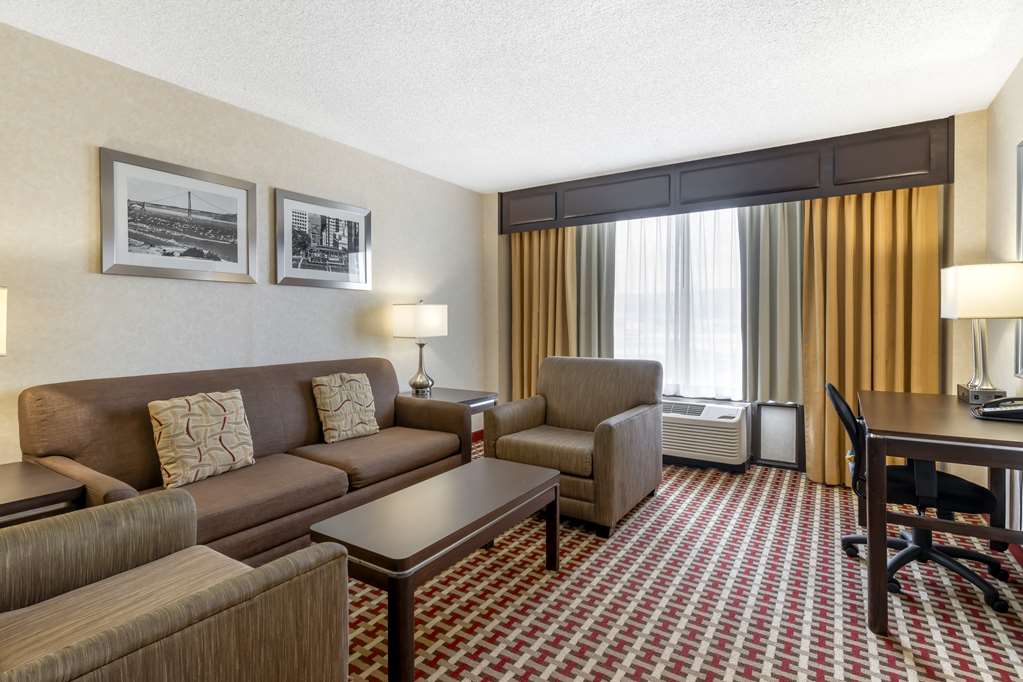Best Western Plus Grosvenor Airport Hotel - photo 32