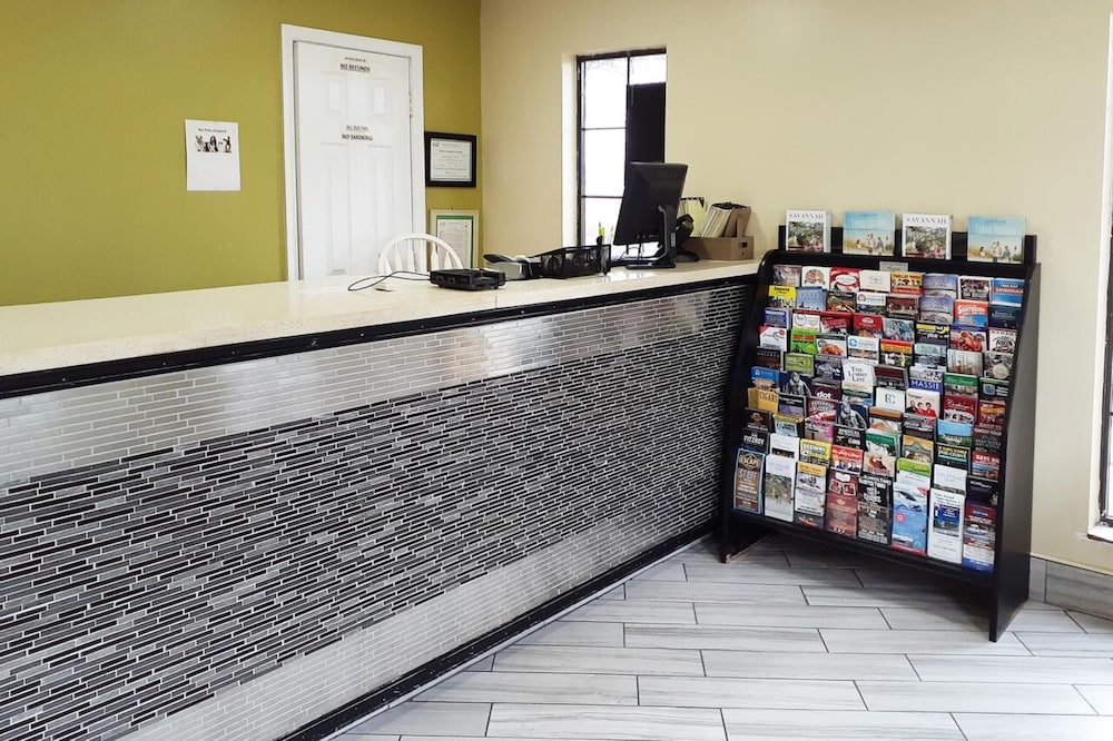 Travelodge by Wyndham Savannah Midtown - photo 3