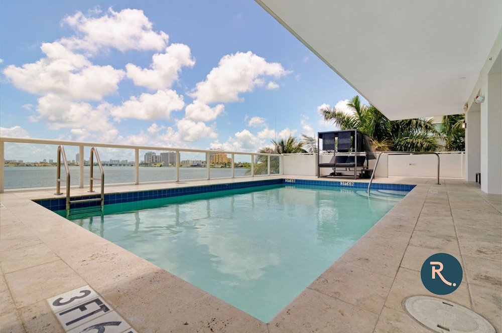 Roami at Adagio — 4-Star Luxury Hotel in North Bay Village, United States