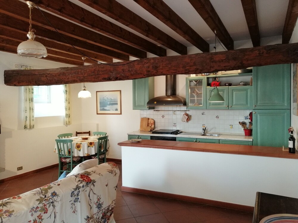 IseoLakeRental Casa Rododendro — 4-Star Luxury Hotel in Sulzano, Italy
