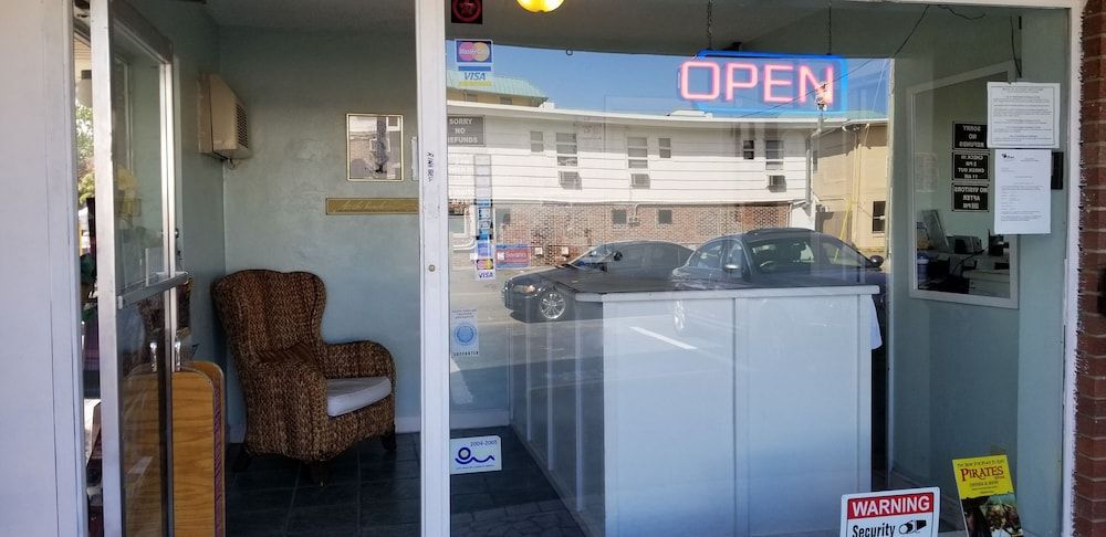 Calypso Motor Inn - photo 36