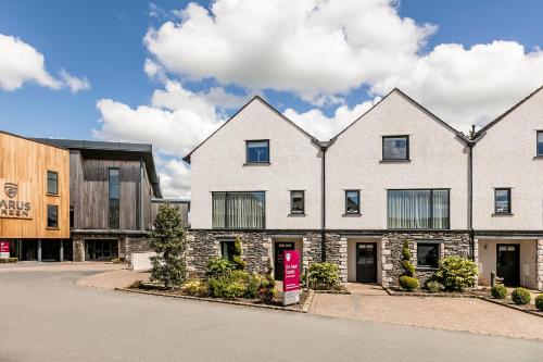 Carus Green Golf Club Townhouse — 5-Star Luxury Hotel in Kendal, United Kingdom