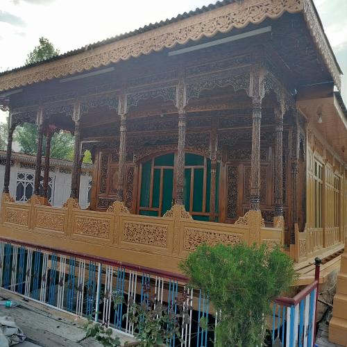 Grand lucky star - last minute hotel in Srinagar