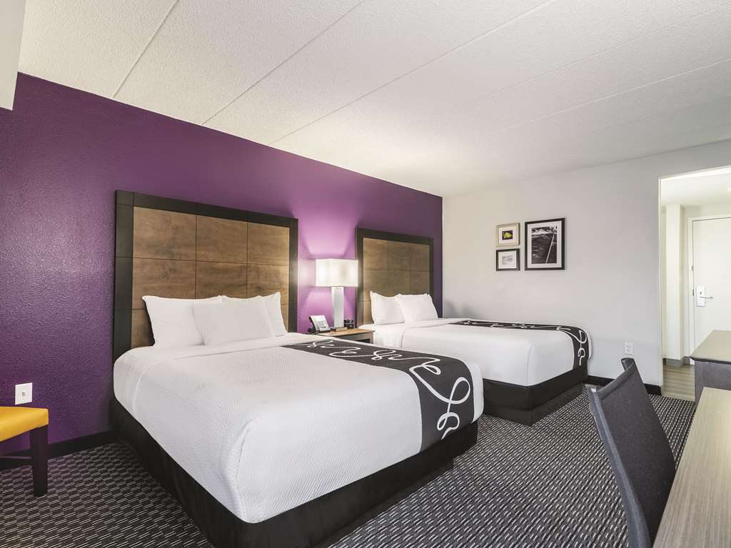 La Quinta Inn & Suites by Wyndham Salem NH - photo 21