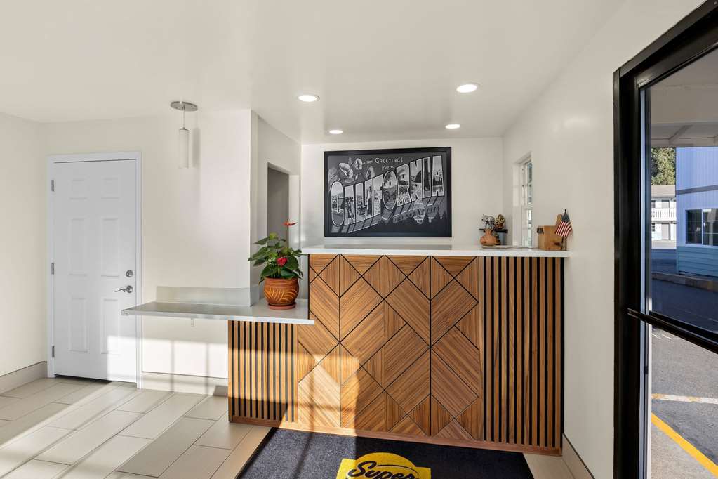 Super 8 by Wyndham Crescent City - photo 11