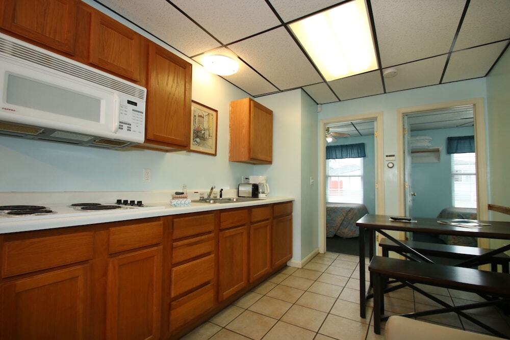 Biarritz Motel & Suites - photo 16