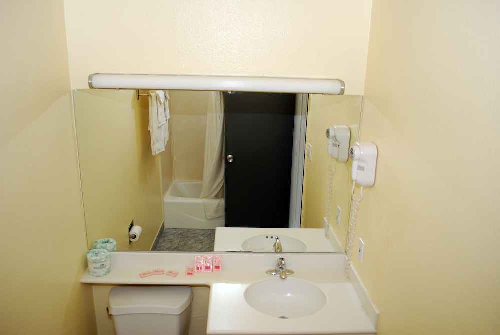 Budget Inn Anaheim - photo 13