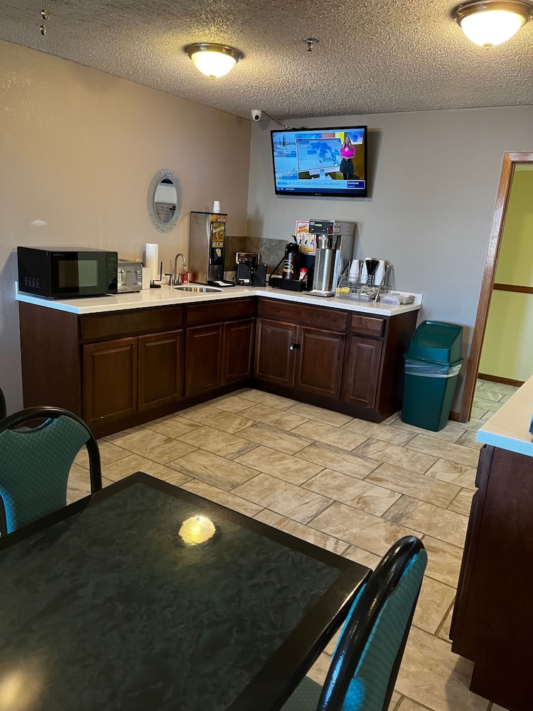 Super 8 by Wyndham Smithville Kansas City - photo 20