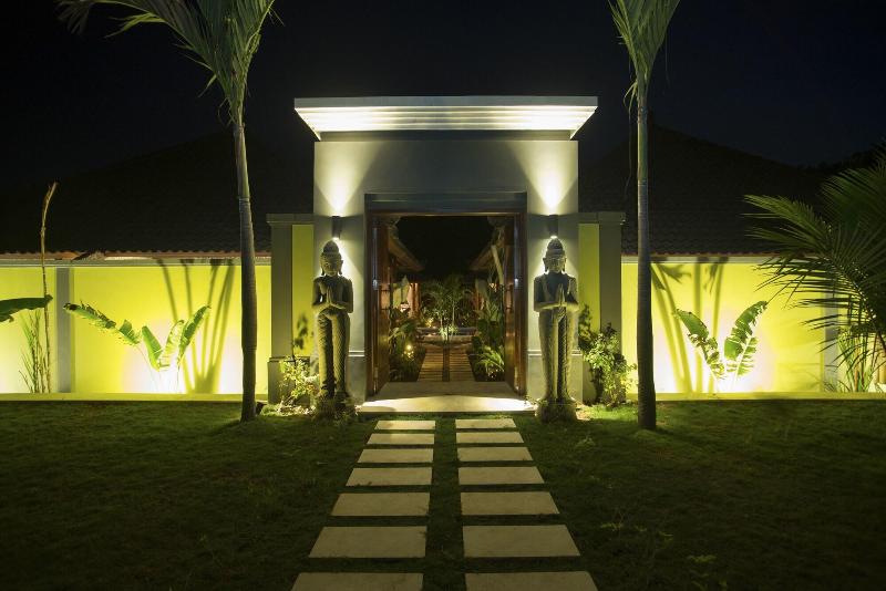 Castaway Resort
