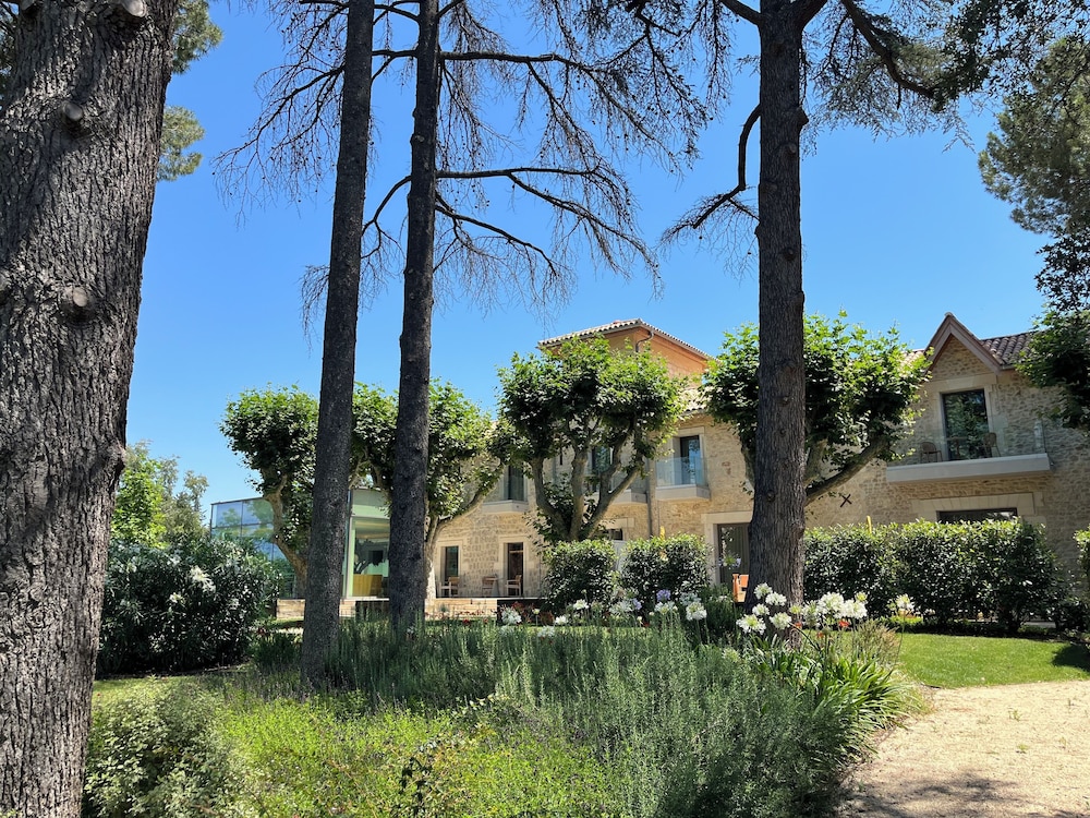 La Maison Verchant Chambres d'hôtes — 4-Star Luxury Hotel in Montpellier, France